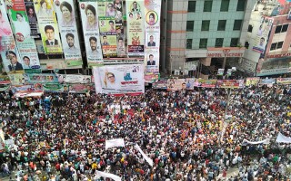 Activists surge Nayapaltan to attend BNP's rally