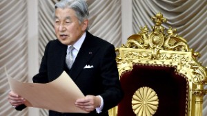 Will Japanese Emperor Akihito step down in rare televised speech?