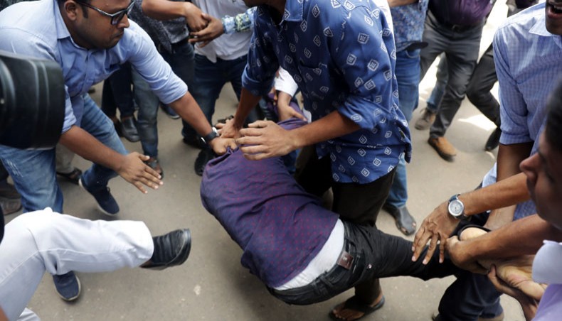 ANTI-QUOTA PROTEST 15 injured in BCL attack at DU