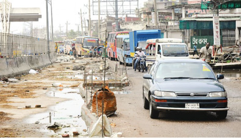 Key Jatrabari Road choked by illegal structures 