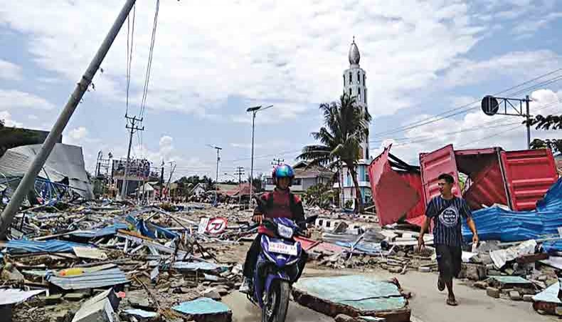 Hundreds killed in Indonesia quake, tsunami