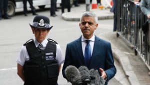 London Mayor Sadiq Khan: Don't 'roll out the red carpet' for Trump