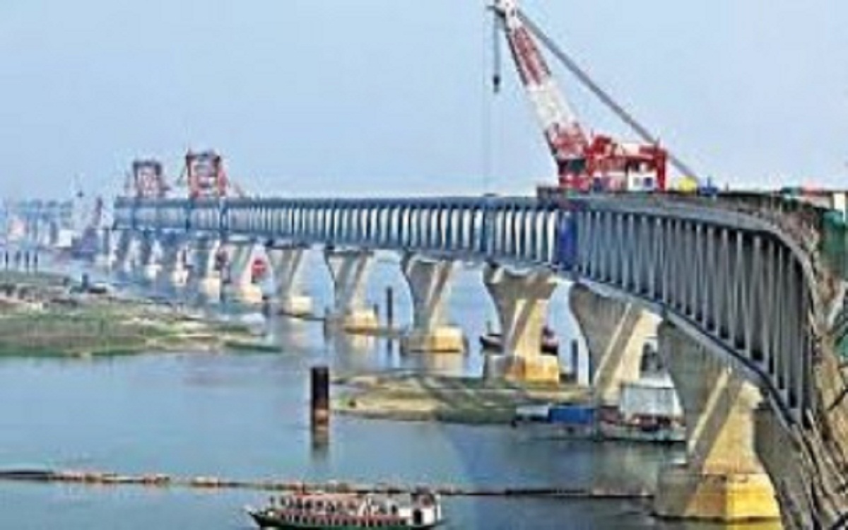 Recent erosion, strong current to delay Padma bridge construction
