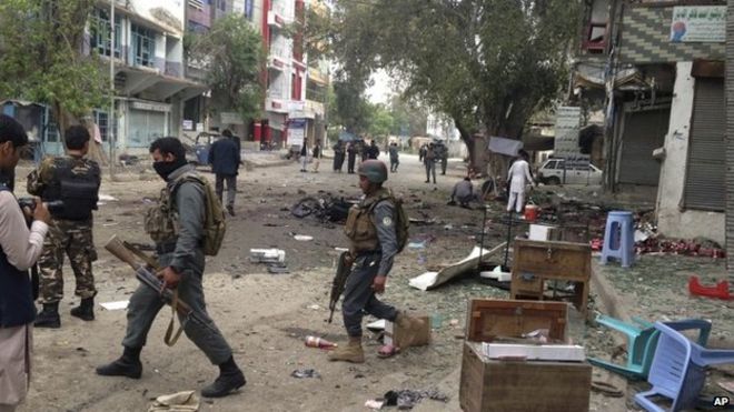 Afghanistan suicide bomb in Jalalabad leaves many dead