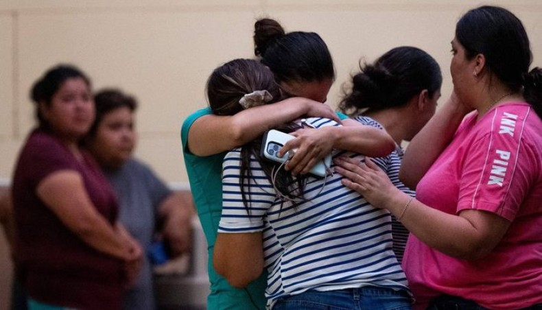 21 people, including 19 children, killed in Texas school shooting