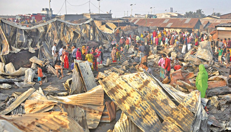 9 burnt dead in Ctg slum fire