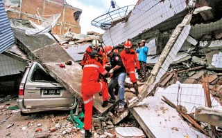 Indonesia death toll surges over 800