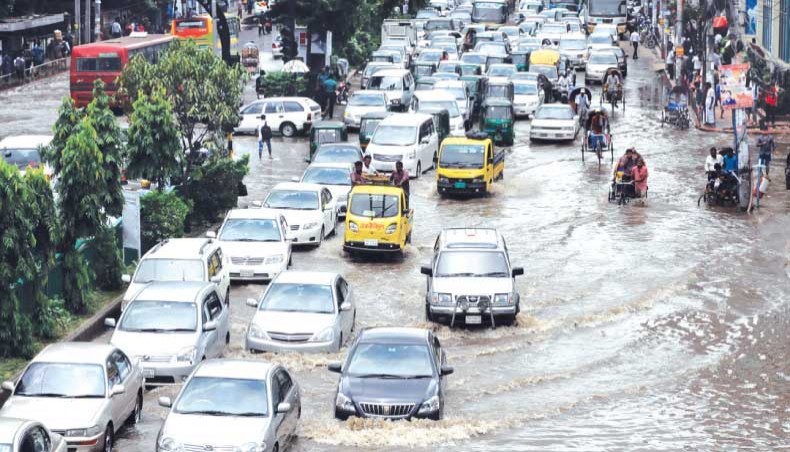 Stagnant water plunges city traffic into chaos