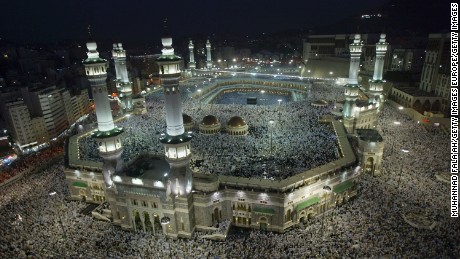 Saudis foil attack on Grand Mosque in Mecca