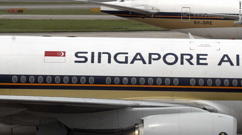 Singapore Airlines jet 'faceplants' as landing gear retracts