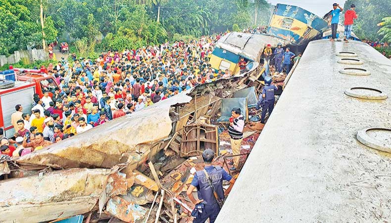 16 killed, dozens injured as train rams into another