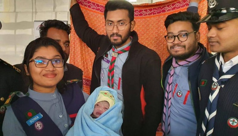Woman gives birth to child at Agargaon Metro Rail Station