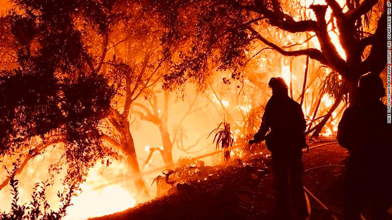 California wildfires have destroyed 1,000 structures ... and counting