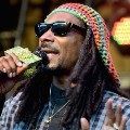 Italian police seize money from Snoop Dogg at airport