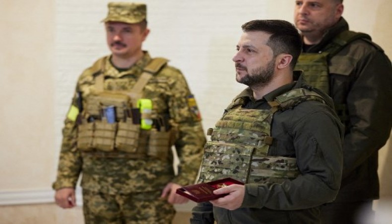 Zelensky visits Ukraine’s east, fires Kharkiv’s security boss
