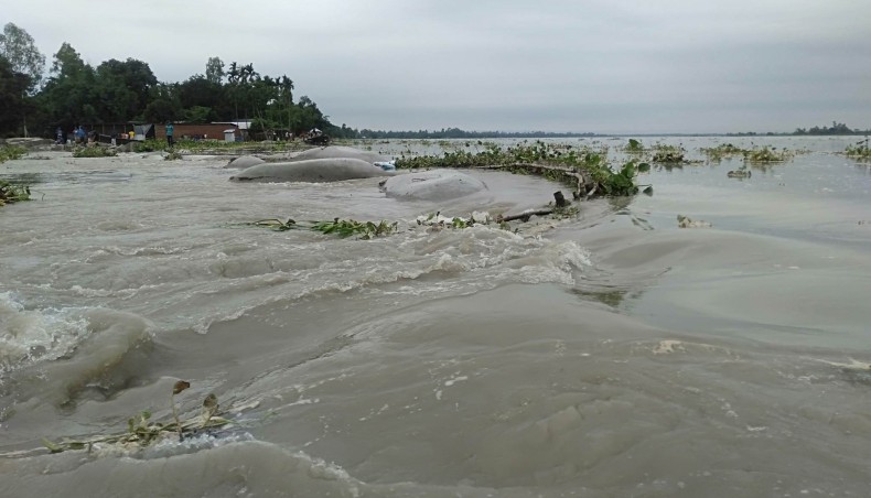Onrush of upstream water, rain inundates low-lying areas in Kurigram