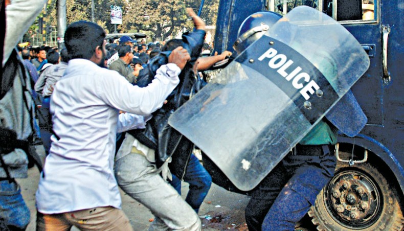 BNP activists snatch fellows from police