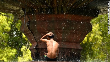 Heat wave kills more than 1,100 in India