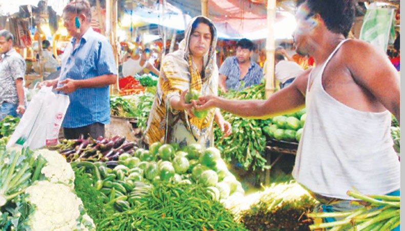 Price of green chilli shoots up to Tk 180 a kg