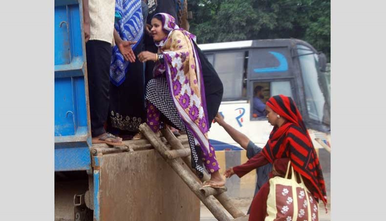 Congestion slows down Eid journey