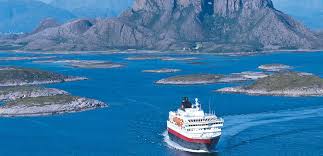 Norwegian cruise ship runs aground near Bermuda