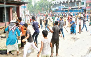 Clash, attack on train mark jute mill workers’ last-day strike, blockade