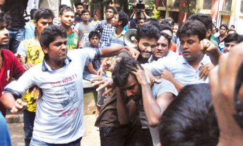 Demo for dorm: BCL activists attack again agitating students