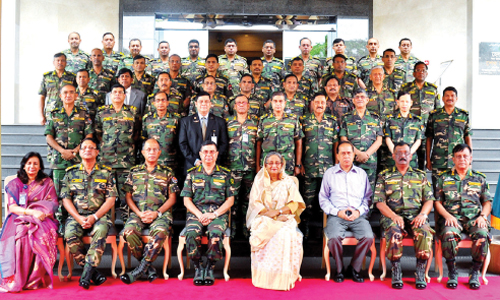 Choose most qualified, honest officials for promotion in army: PM