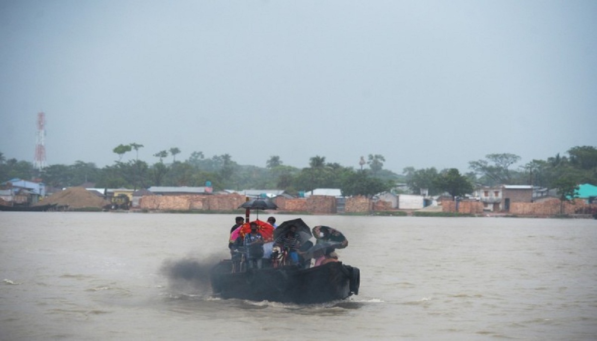 Great danger signal 10 for Mongla and Payra ports