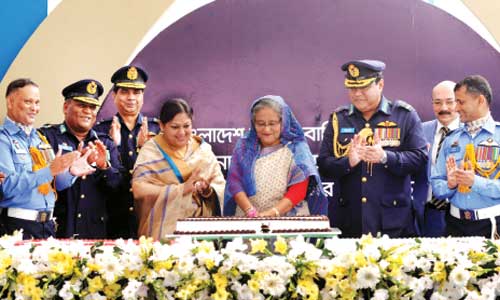 Self-confidence to take nation forward: PM