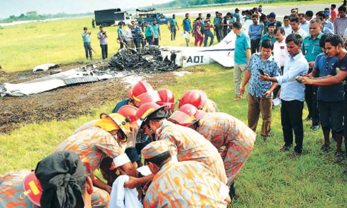 Trainee pilot killed as aircraft crashes.