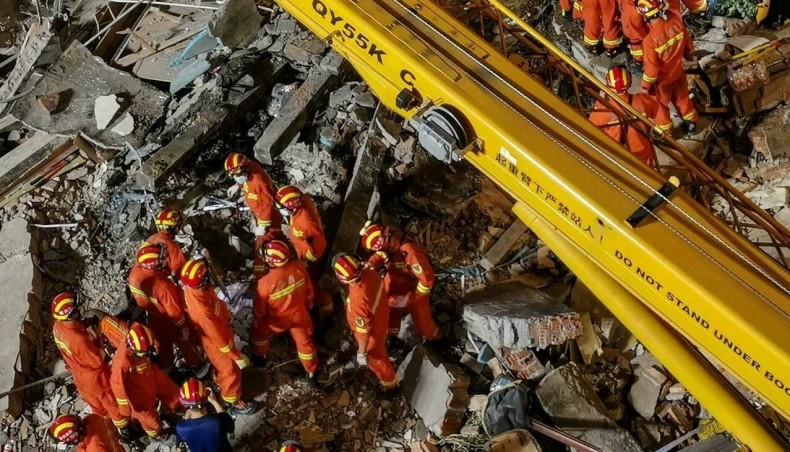 China hotel building collapse death toll reaches 17