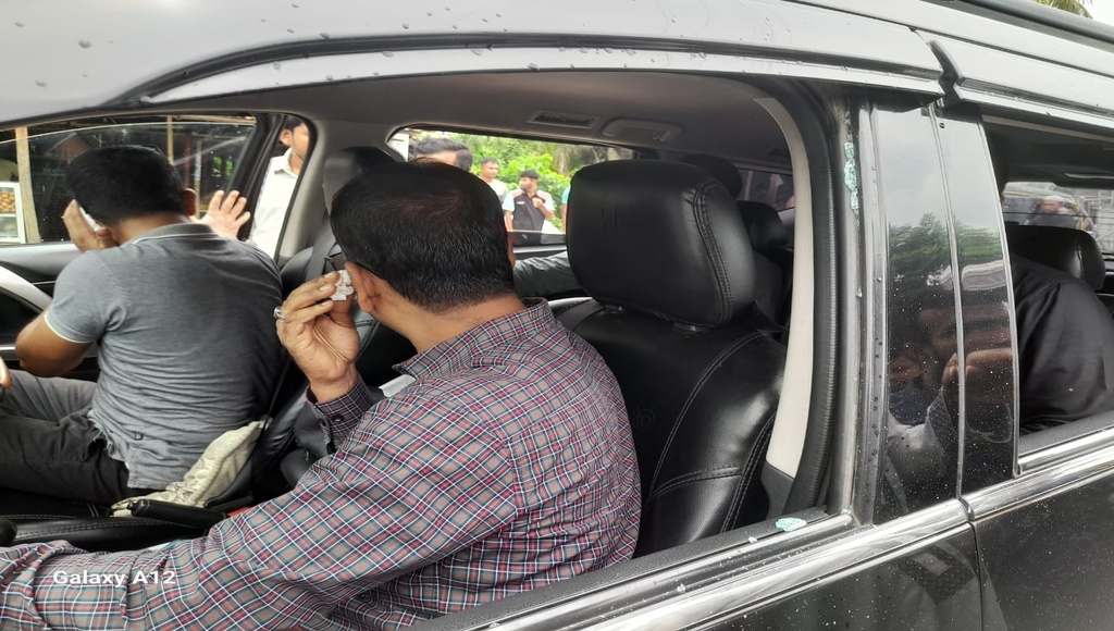 AL, banned BCL activists attack UNO convoy in Gopalganj