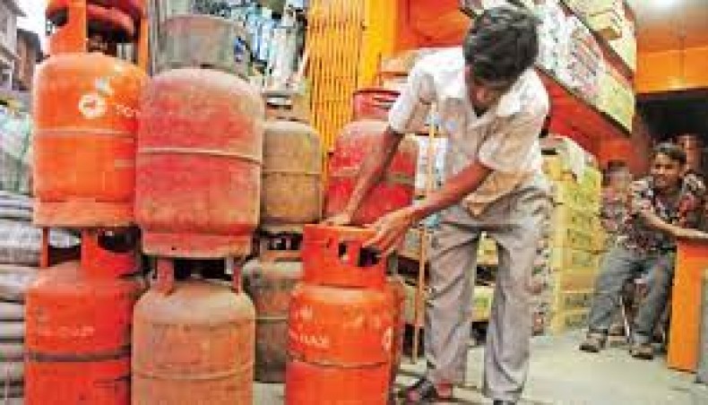 Bangladesh govt reduces price of LPG cylinder of private companies