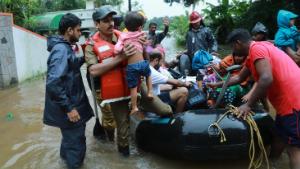 Kerala floods: At least 324 dead as rescue teams take to the air