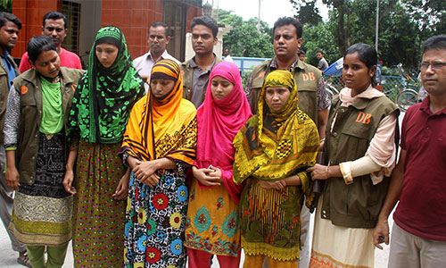 Four suspected JMB women held in Sirajganj