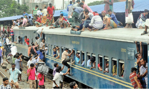 People continue to leave Dhaka