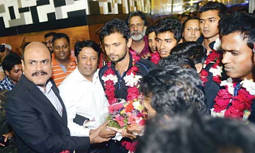 Tigers return to heroes’ welcome
