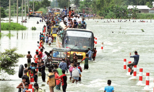 Floods engulf central, southern districts