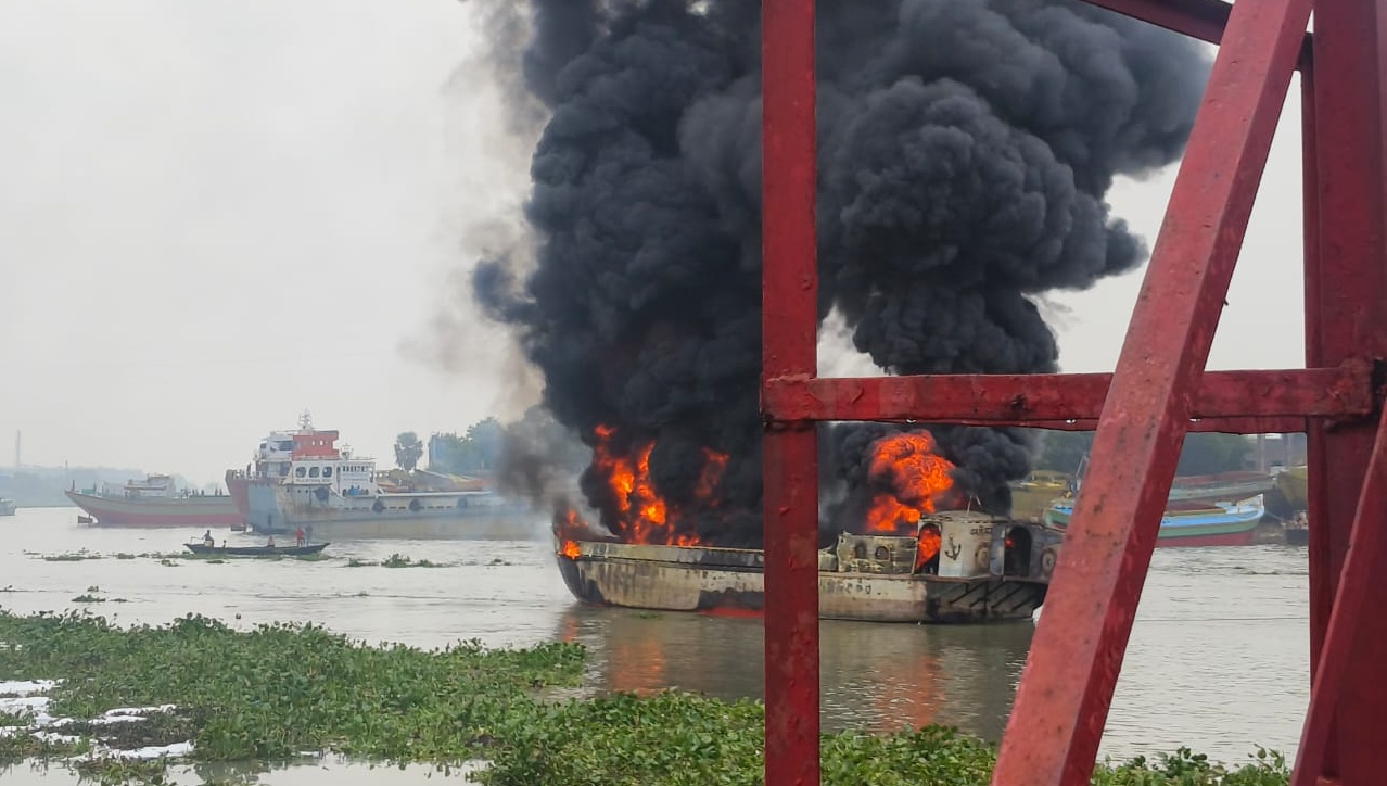 Fire in oil-carrying vessel in Buriganga brought under control