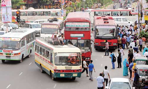 Buses stopping at will cause traffic anarchy in city