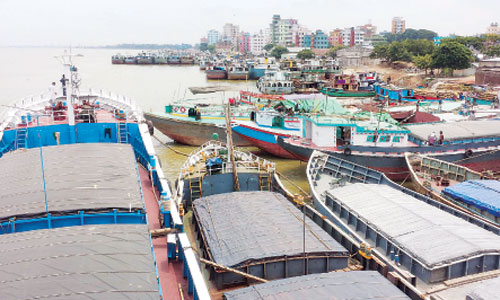 Imports stranded on ships as water transport strike continues