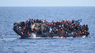  700+ migrants missing or feared dead in Mediterranean shipwrecks