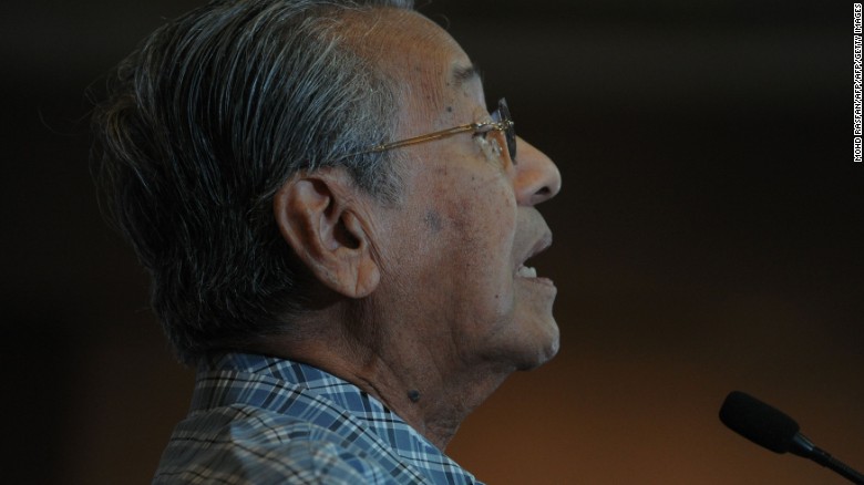 Former Malaysian PM Mahathir throws weight behind rally to oust leader Najib