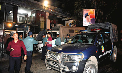 Police deployed at Khaleda’s office, BNP yet to get rally permission, arrest continues.