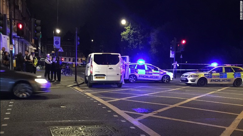 London knife attack leaves 1 dead, 5 hurt