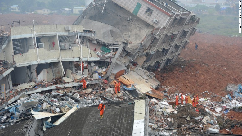 Massive rescue effort underway after landslide at south China waste dump