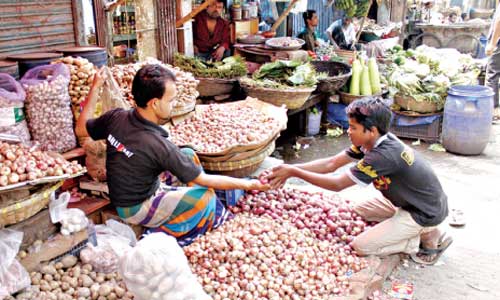 Prices of onion, broiler go up.