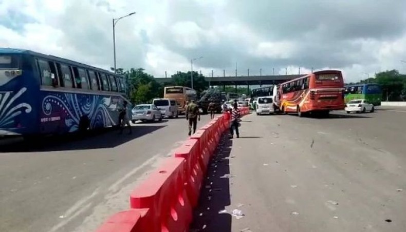 Number of vehicles on Padma Bridge reduces on second day