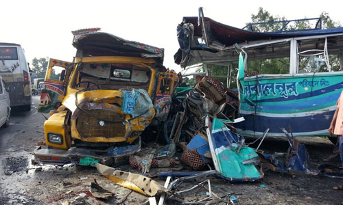 12 killed in road accidents